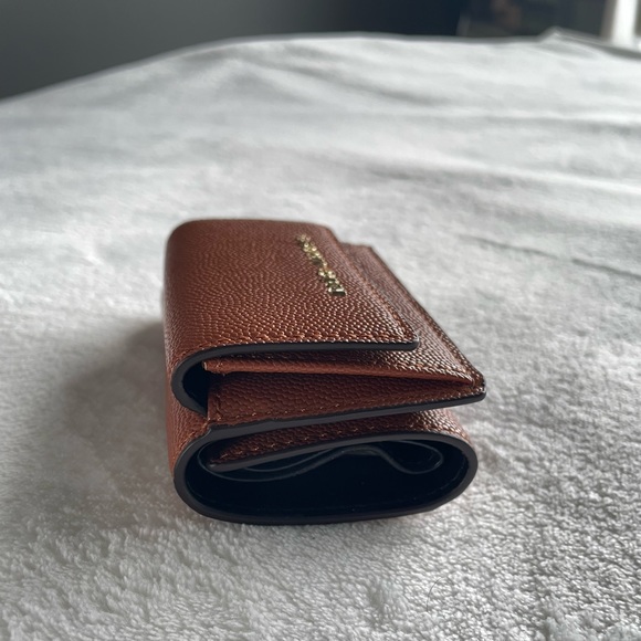 Mini Marc Jacob’s Trifold Wallet - Picture 5 of 8